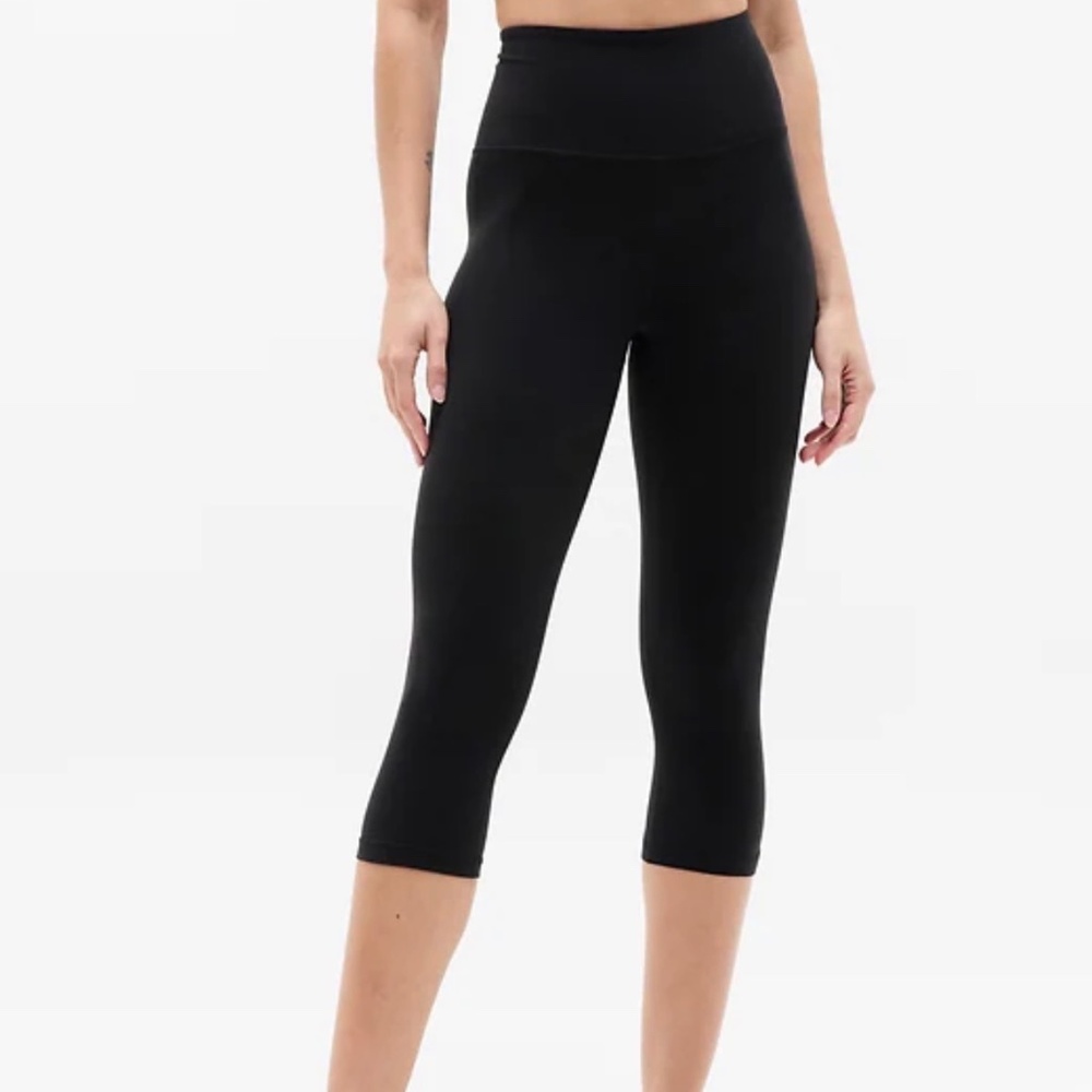 Athleta Elation Crop leggings XS NEW